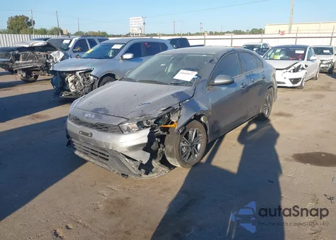 2023 Kia Forte Lxs z USA, uszkodzony, nr VIN 3KPF24AD8PE566700